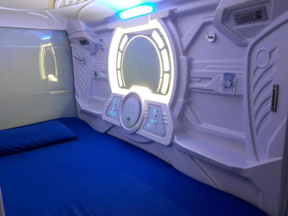 Bangau - Short Term Rest Area Capsule Hotel เซปัง ภายนอก รูปภาพ